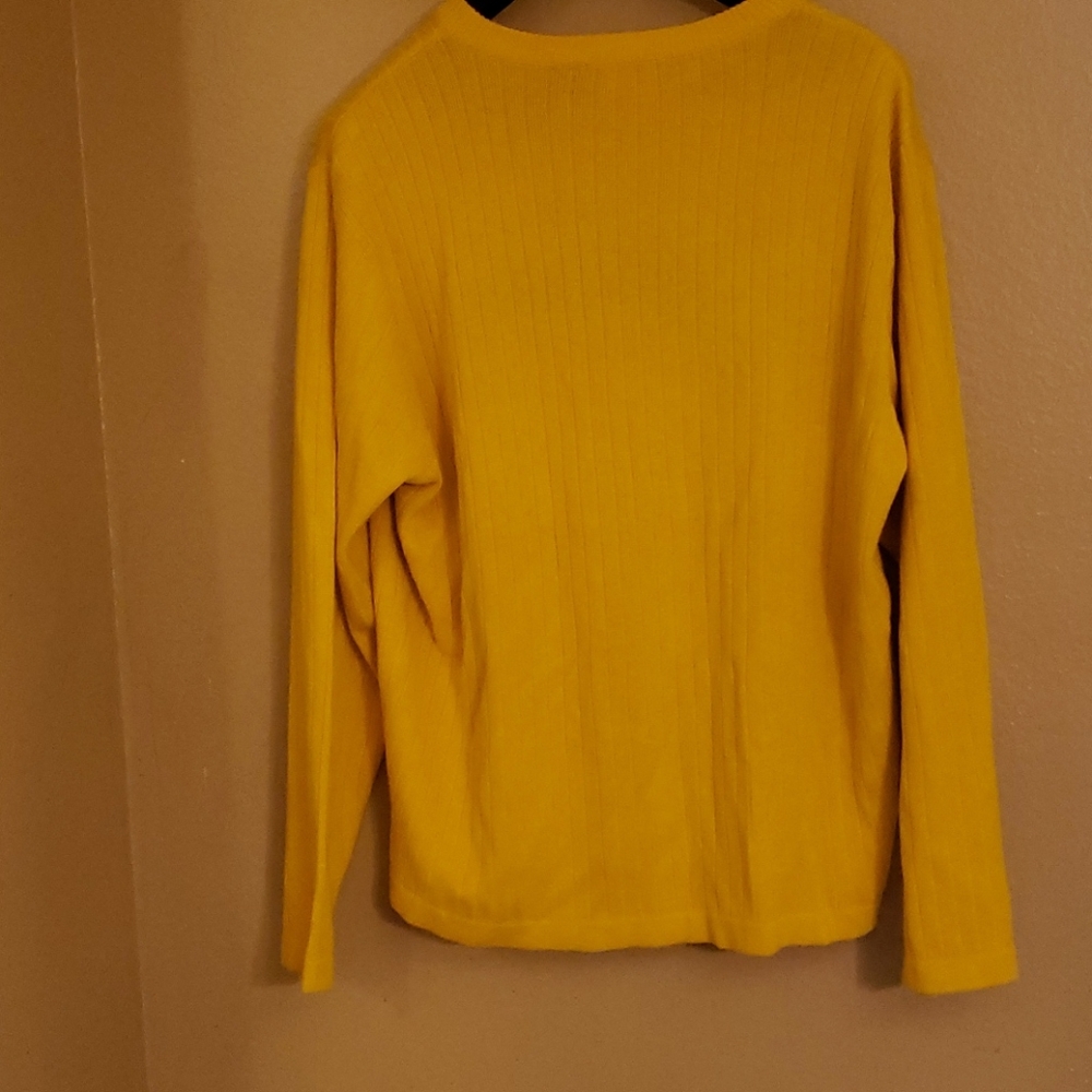 Sweater - Picture 3 of 3
